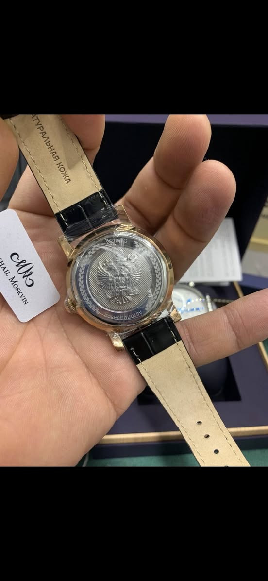 السلام عليكم ساعات ميخائيل الماركه العالميه روسيه وساعات بلنتينو الماركه الايطاليه السعر تفليش اقل من السوك الي يحب يحجزقطعه محدوده مراسلة الصفحه او الاتصال واتساب ***********
