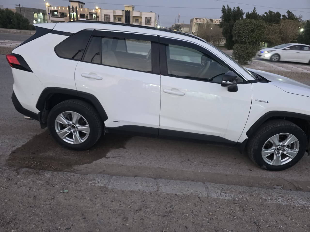 سياره رافور موديل 2021 رقم بغداد معروضه للبيع صاحب السياره موجود بل رمادي والاستفسار على هاذا الرقم ***********
