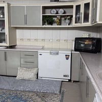 كاونتر • باب خشب • خلف المنيوم