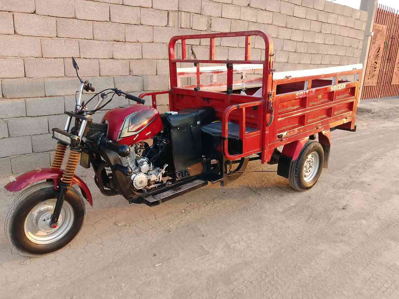 السلام عليكم ورحمه الله وبركاته ستوته سلطانه للبيع مكللللللللف بالنشر
ستوته نضيفه كلش احلى من الصور مكانه زبيدية  
(((أوراقه ضايعه)))  سعره٨٠٠وبيها مجال للشراي ماموجود خاص رقم صاحبه (***********)
