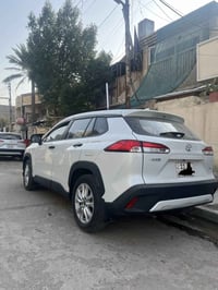 كورولا كروس هايبرد • مكفولة سنة • ماشي ٥٠٠٠