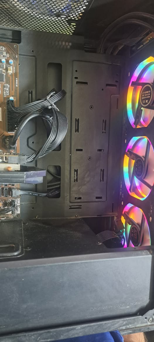 كيس تجميعه كوراي 5 جيل رابع

المعالج  Intel Core i4-4590

الرام -  ddr3 16 gb 

المذربورد  asus b85

الهارد    - ssd 260 hdd 500

كرت الشاشة  axel rx 580 8 gb

البورسبلاي 750 wt

سعر الكيس  250 الف 

الكيس بي 25 لعبة

رقمي ***********

بغداد
