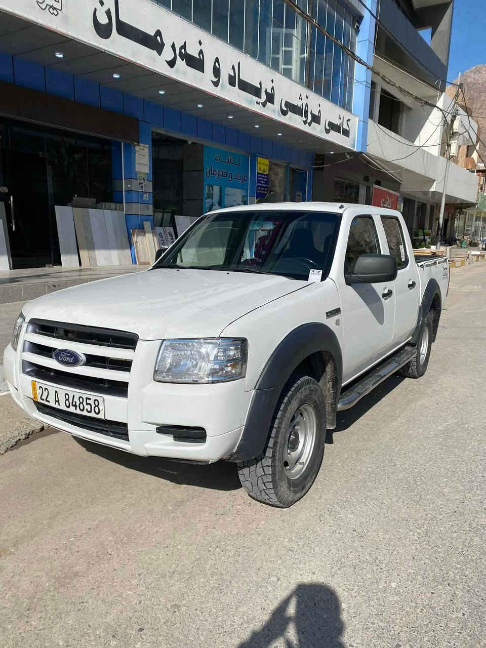 نيو ده ركاي بؤياغه له گه ل يه ك بست لوتي چه مه لاغي پيشه وه 
كه ميك ناوي گرتوه پشت چه مه لاغه كه 
گيرو مه كينه و ئه كسلي پشت و پيش وه ته بريديش به شه رت 
نرخ ٨٥گه لاو معامه له يه كي كه م 
ره قه م (***********)
ره قه مي تازه به سه ر چوه
باجوو غه رامه ي صاف كراوه رانية, السليمانية
