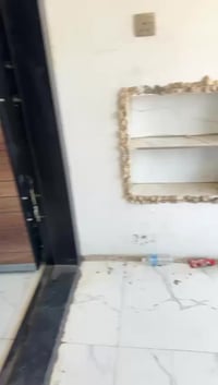 شقه شبابيه أو طلاب للايجار طابق اول  غرفه صالة مطبخ خدمات شباب مرتبين ...