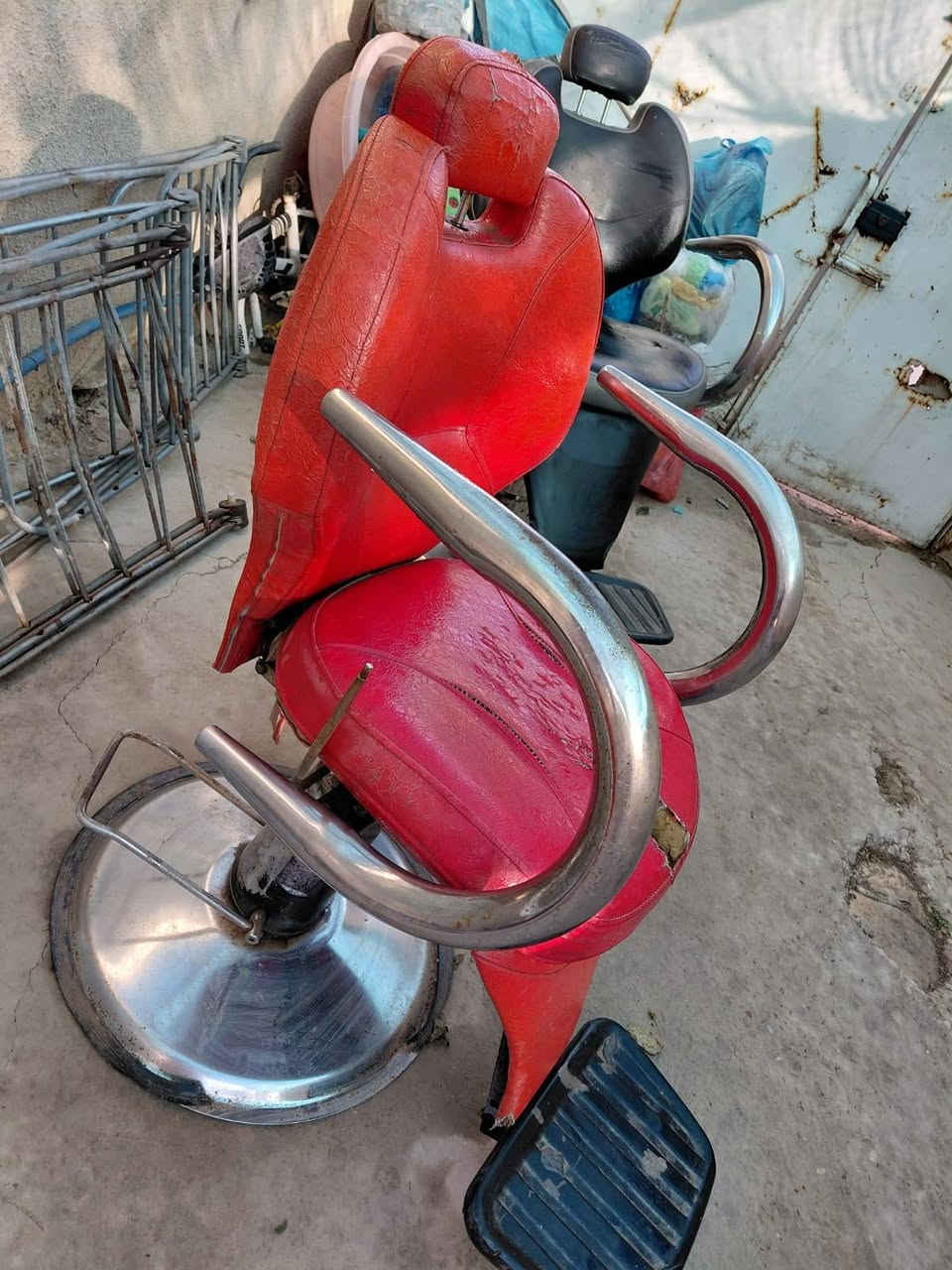 كراسي اثنين للبيع ب١٠٠ مكاني الكوفة
واتساب ***********
