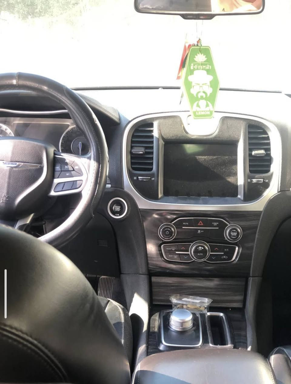 سلام عليكم أوباما للبيع وارد كندي كليين تايتل موديل 2018 كفاله عامة فئه C
فول مواصفات المكان بابل نادر ماشيه 75 وقابل للزيادة
السيارة بعد احلى من الصور السعر 285 بيها مجال 
تريد تحويل تريد وكاله كلشي حاضر 
الاتصال على هذه الرقم***********
مكلف بالنشر
