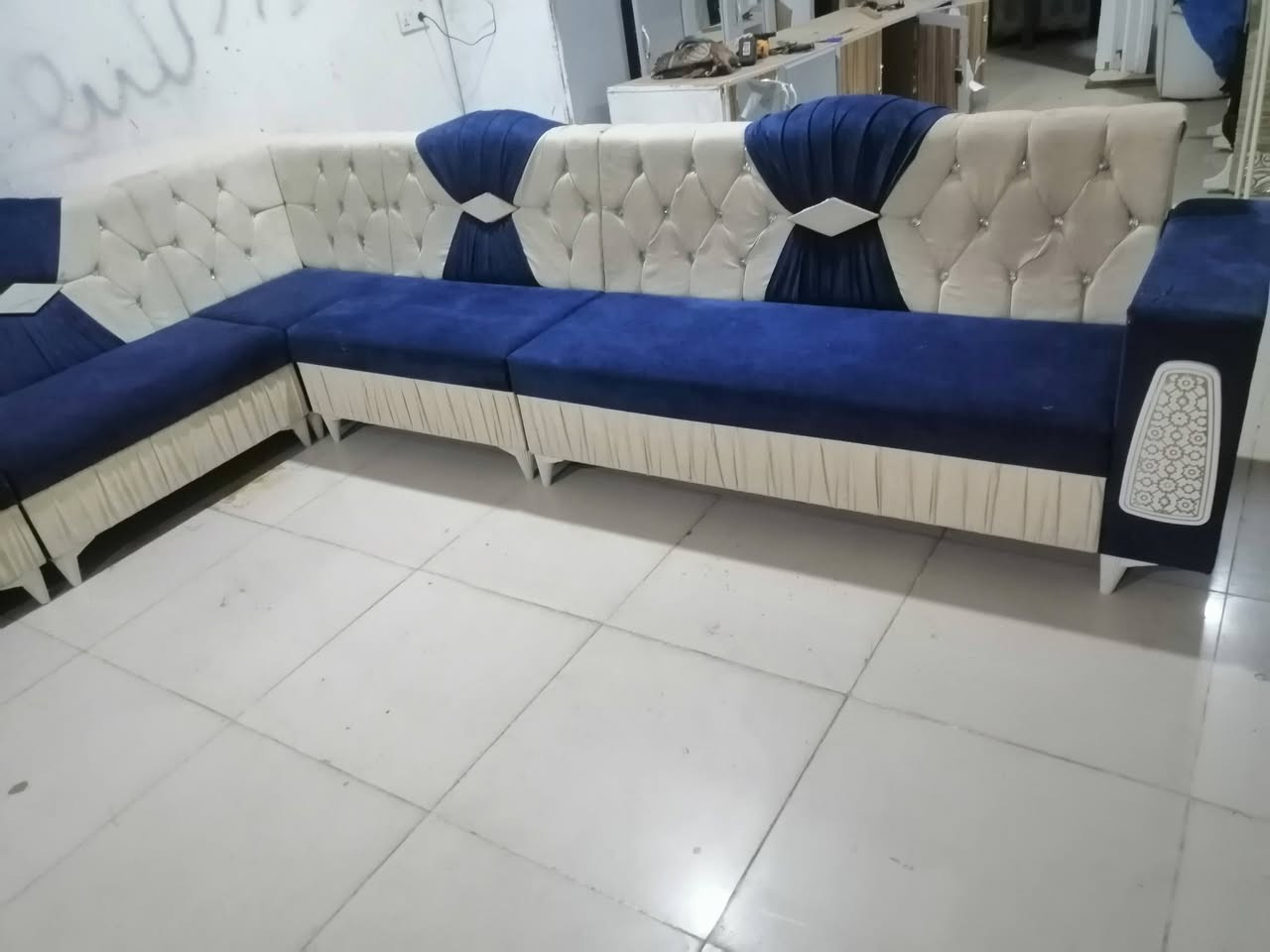 تخم ديوان تفصال نظيف للبيع سعر 185 اتصال ***********
