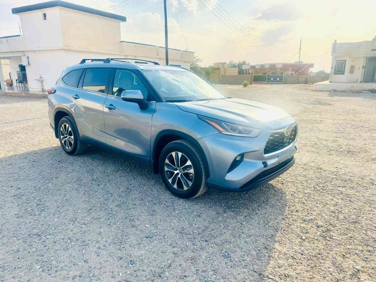 السلام عليكم مكلف بالنشر 
للبيع  او مراوس بسيارة اقل حسب القناعه 
هايلندر XLE 2024 حره
صبغ راس الجاملغ كما موضح بالصوره قبل الصبغ ودعاميه اماميه فقط
السيارة فول 
بصمه 
فتحه 
تشغيل عن بعد
رادارات خلفي امامي جانبي كشنات كهرب حساسات 
داخل ملكي ابيض  
كشنات منفصل Vip سبعه راكب
شاشه كبيره لمس
ويل كب عالي 
چنطه شفط 
مرايات كهرب 
تبريد خلفي امامي 
ماناقصها اي شي 
ماشيه 11 الف تقريباً زيرو 
للاستفسار للاتصال على الارقام التالية 
***********
***********
