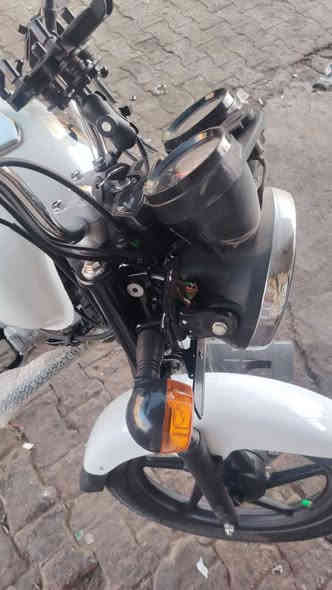 سلام عليكم بوكسر للبيع موديل 2019 دراجه حلوه ومرتبه مكينه مجفته شركه اصلي وناعمه عوزها ترتيب كهربائيات فقط دراجه رقم وسنوية نكليزي تحويل ثاني يوم السعر 1600 وبيها مجال شراي يتصل *********** عنوان بغداد الدورة حي الصحه
