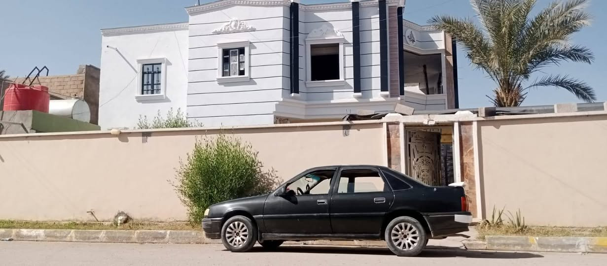 السلام عليكم اوبل فيكترا موديل 95 أصولي صاحبه موچود يمي كير محرك صدر كلش زين  تحويل مباشر سنويه صاقده من 24 ماعليه غرامه ربع دينار للبيع او مراوس بسياره حسب القناعه شرط تكون كير اتوماتيك ه‍ـ ***********
