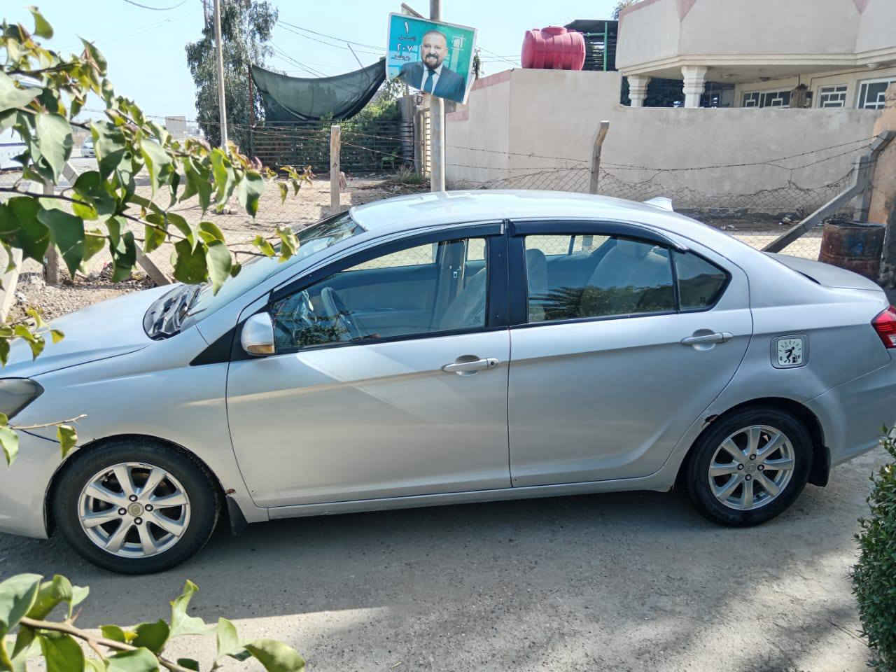 السلام عليكم
السلام عليكم 
فولكس 2012 
كفاله عامه عدى جاملغ الامامي مبدل بددون دواخل 
كير ومكينه ياباني جدد شادهن 
تبريد ثلج 
حداديه جديده 
السياره جاهزه ع اخر حبايه 
العنوان حله 
السعر 55 وبيه مجال 
***********
