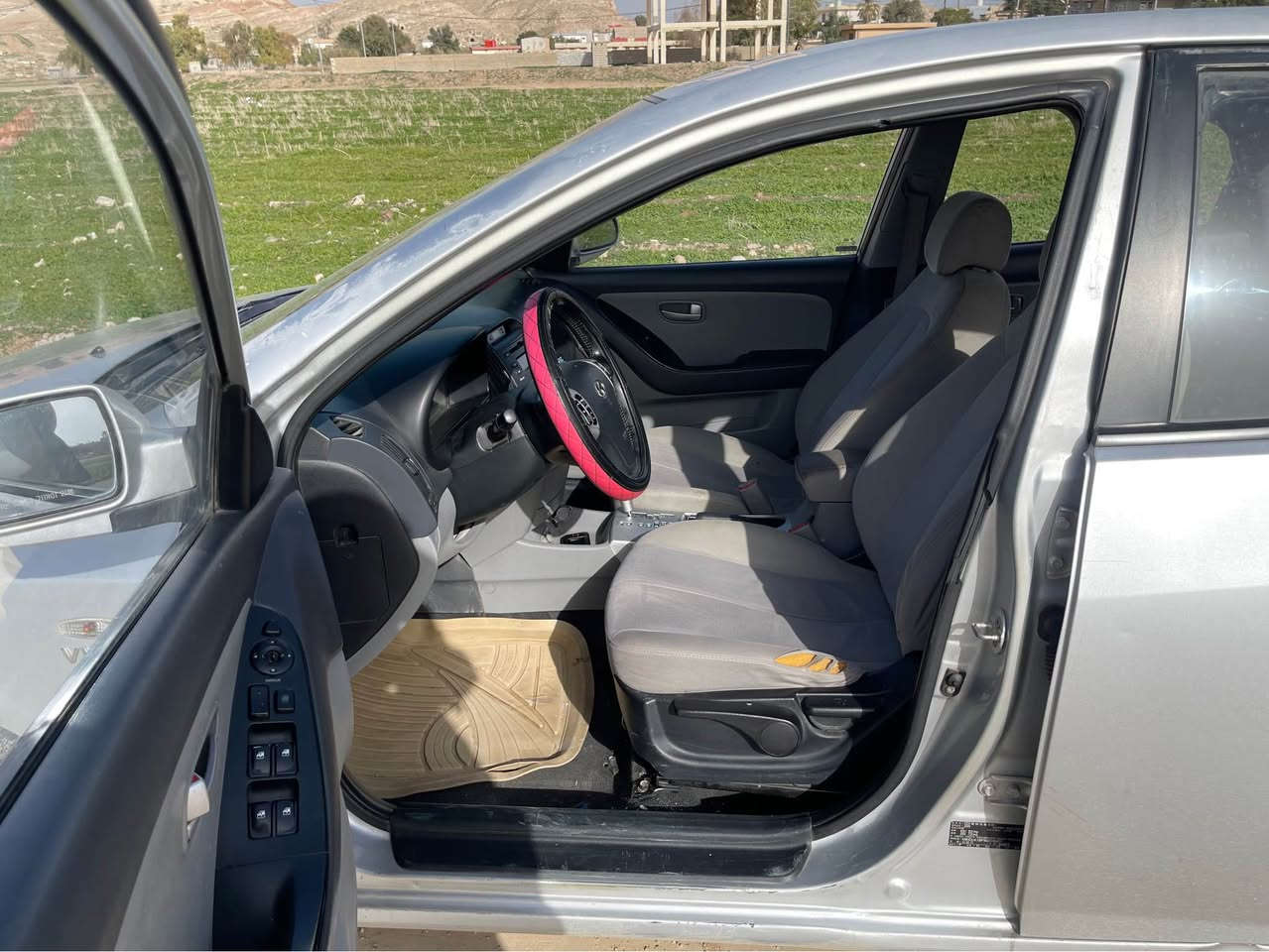 ئاڤانه تى مؤديل ٢٠٠٩ گيرو مةگينة بةشةره ت تةقةو ره قة بةشةره ت و تةبريد ساردو گةرمة بةشةره ت چوار تاى لوك لةژيريتى و كوشن ئيتره و تةبريد لةمسة و سؤكان ڤؤليؤمة و مسجلة بلوتوزه و سقفةى وه ك شووشة لاشةى وه ك شووشة و بيشةو دواى ليدراوى نية لوك لوك 
سعره ى ٤٢وه ره قة
*********** كيفري, ديالى
