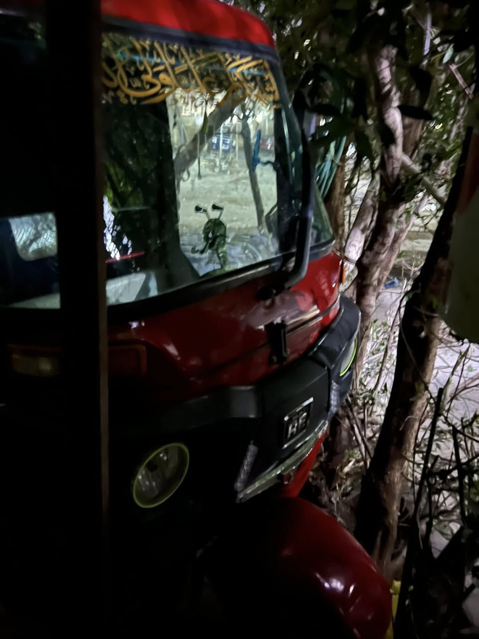 سلام عليكم تكتك مديل 2016وراق مو رقم بيه ٣اوراق ضايعه وتكفل سرقه وعشار وقانون تكتك معمره كامل كهربائيات كله شغاله دبلات جدد زنجيل جديد ثفيره جديده تكتك عوزه خشم سلف تعبان وكابريتر تنضيف عنوان بغداد ام الكبر الاغزلان سعر 3وبيه مجال ***********
