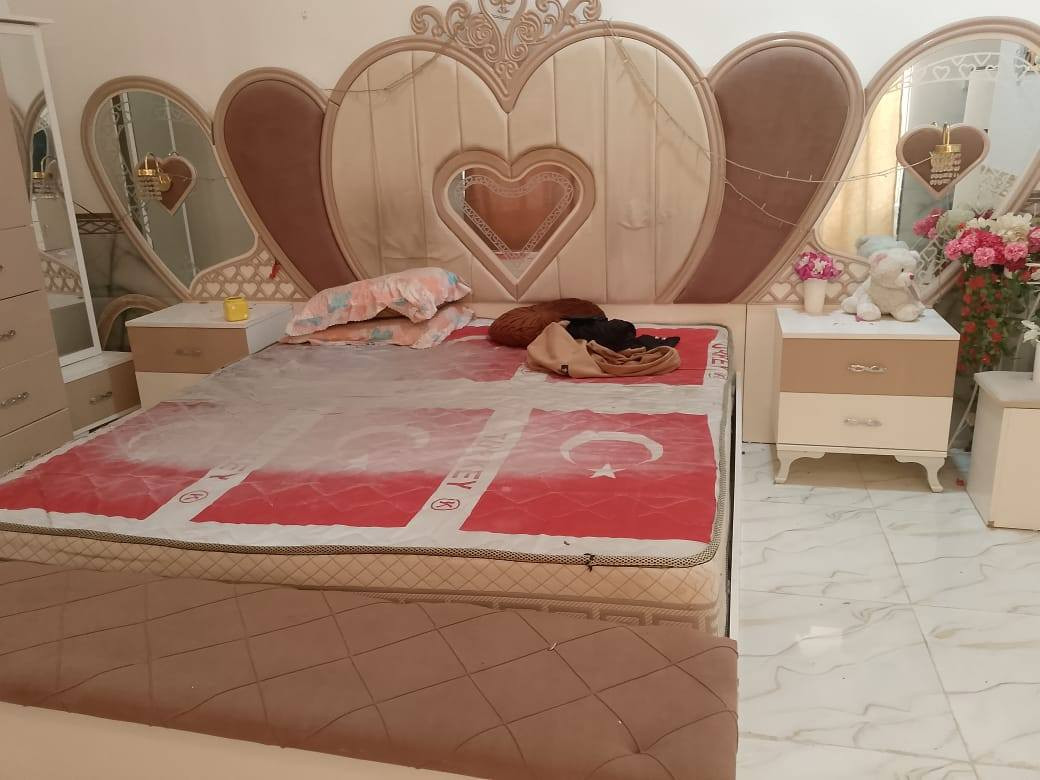 غرفه للبيع التواصل واتساب ***********
