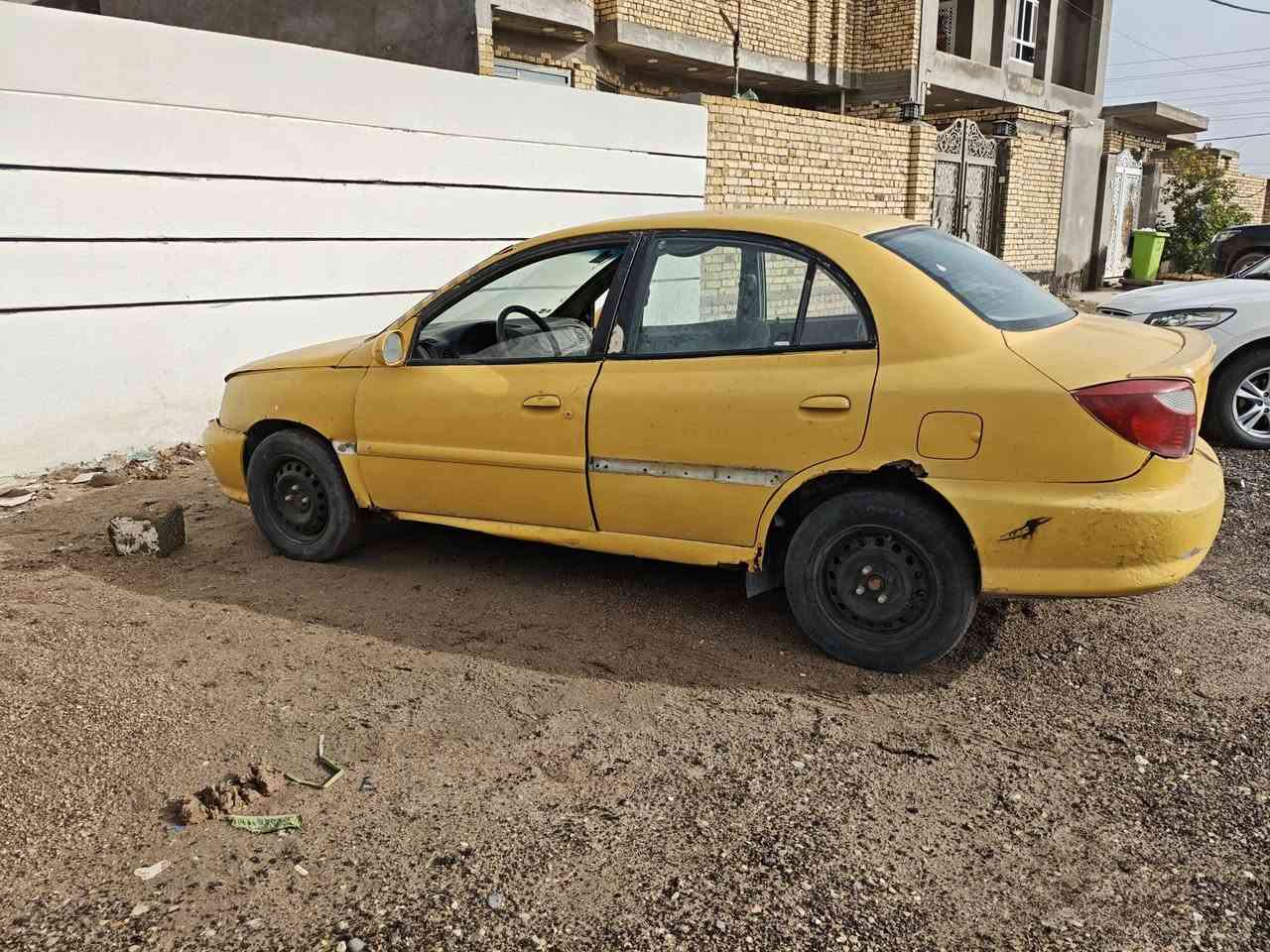 مرحبا بكم كيا ريو موديل 2002 اصفر رقم نجف الملك متوفي فقط تحويل وكالة قيادة السيارة نقص فقط عقل محرك وحساس رأس الكرنك للعلم السيارة وارد امريكي مع السيارة ماصدة ودركة المقود اظافي السعر 20 ورقة بيها مجال قليل وهذا رقم راعي السيارة اتصل علي واستفسر غير متواجد على الفيس بوك ***********
