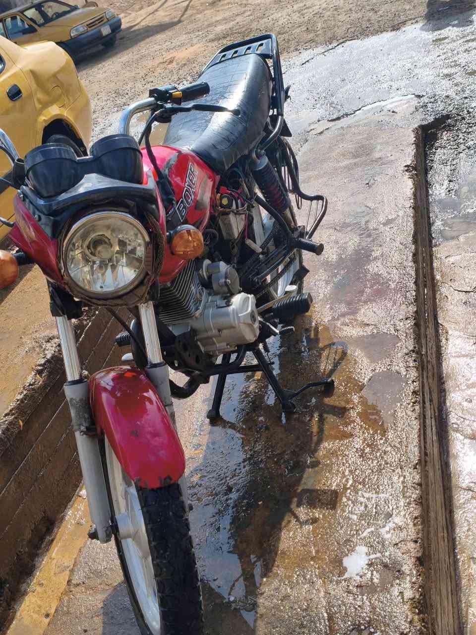 دراجه بوكسر موديل عشرين كلك نظيفه السعر 500 العنوان كربلاء الحسينيه العطيشي رقم  ***********
