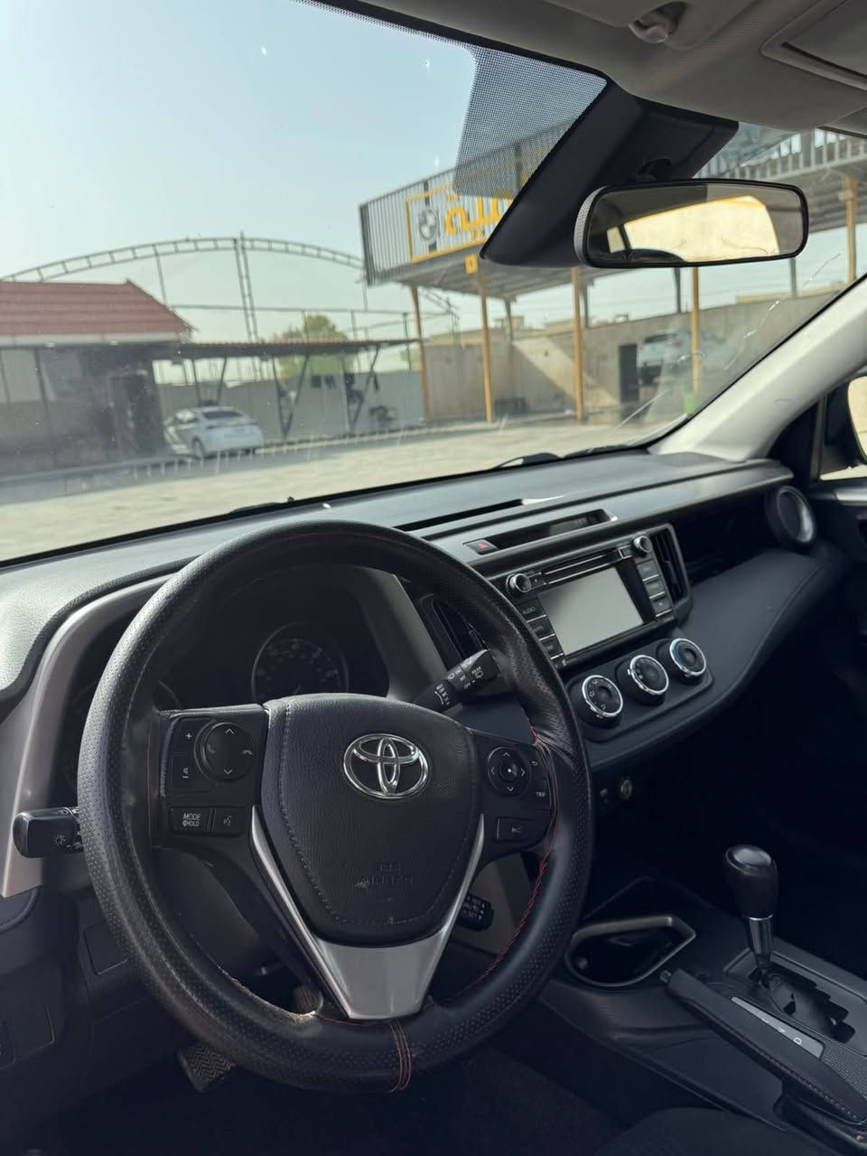 Rav4 2018
حادثها جاملغ امامي جهة السايق صبغ فقط رقم اربيل دولي 
ماشيه ٩٠ الف ميل العنوان مشروع المسيب قرب محطة التفاحة السعر 157 وبيه مجال رقم الهاتف ***********
