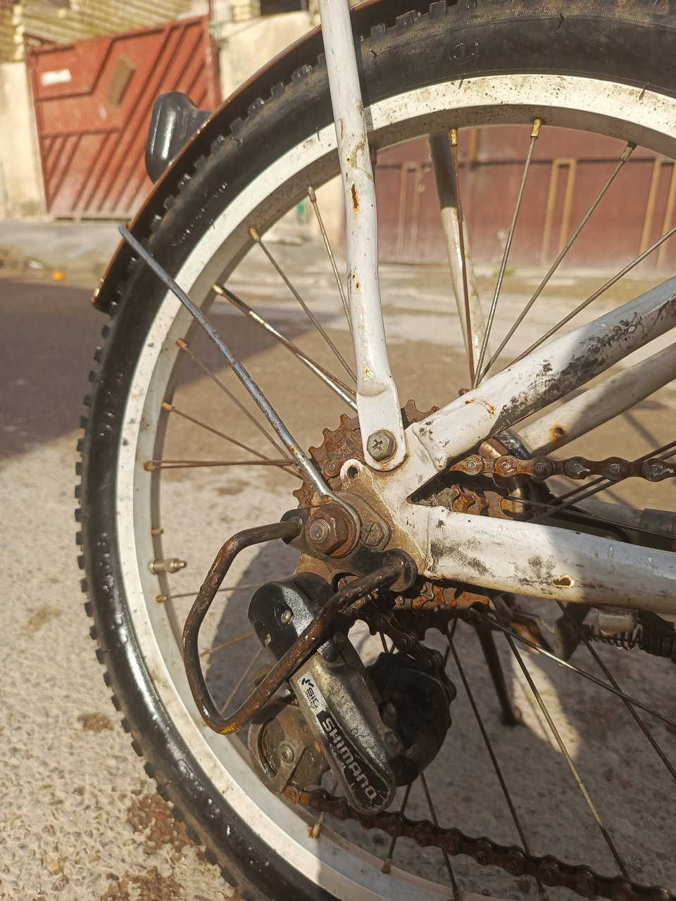 سلام عليكم بايسكل ياباني نضيف كلشي مابي بس مال كير عطلانه الله شاهد نضيف السعر 70 وبي مجال المكان بغداد حي الجهاد شارع 40 *********** واتساب
