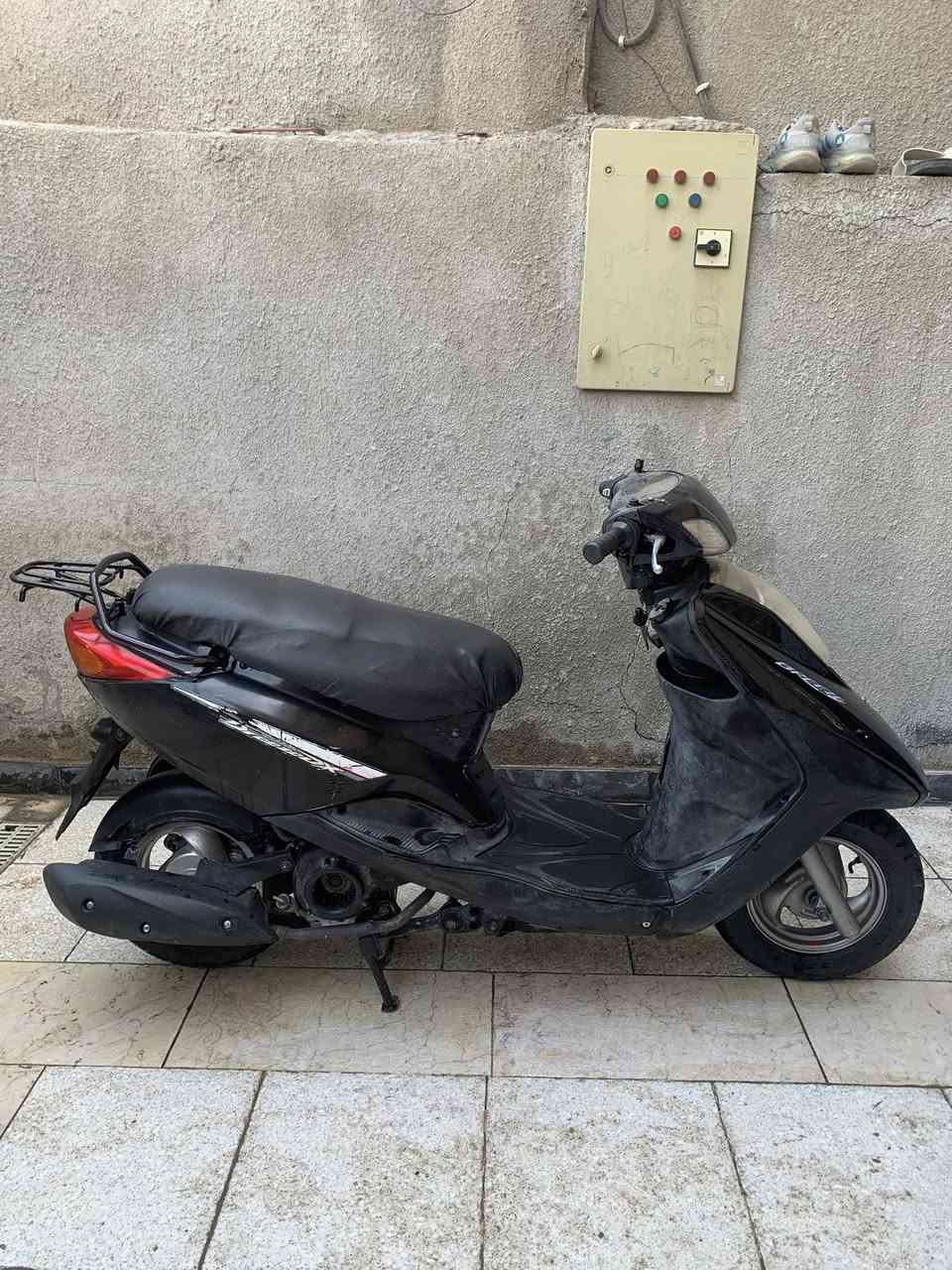 سلام عليكم بريز نظيفه مكينه برغي ممفتوح نكره سلف شلعه ومعدل كهربائيات كله شغاله مكاني البياع ب٥٠٠ وبيها مجال بسيط ***********
