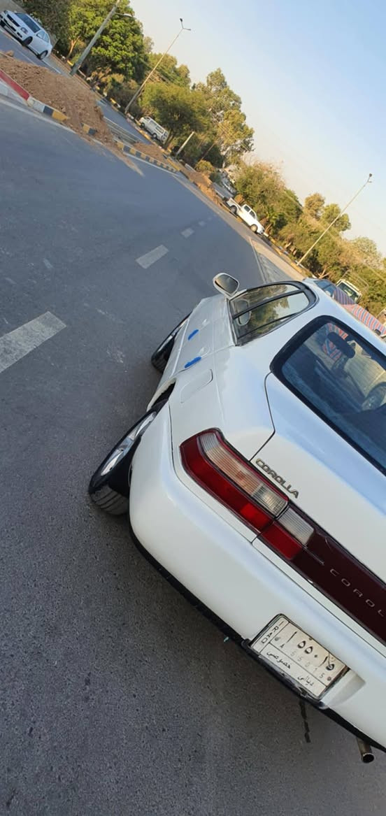 كورله نفخ محور ١٩٩٣
سنويه صارلها شهر من نافذة
ضربتها لدوسه لجوة باب لسايق ولخلفي بدون دواخل فقط لدوسه من برة 
صبغ حزام للجماليه
تخم تاير جديد
بور بريك واعنبار ومتضومه بريك كلها جديدة
تبريد منضومه جديدة
دشبول جديد مال بلادي
بطاين لبوب كلهن جدد
صدر امامي خلفي جديد
كهربائيات كلها جديدة
كير خير من الله لمكينه بيها خيط بخار
لسياره حلوة وجاهزة من كلشي باستثناء لمكينه بيها خيط بخار قليل كلش 
السعر٤٦ وبيها مجال قليل
للاستفسار ***********
