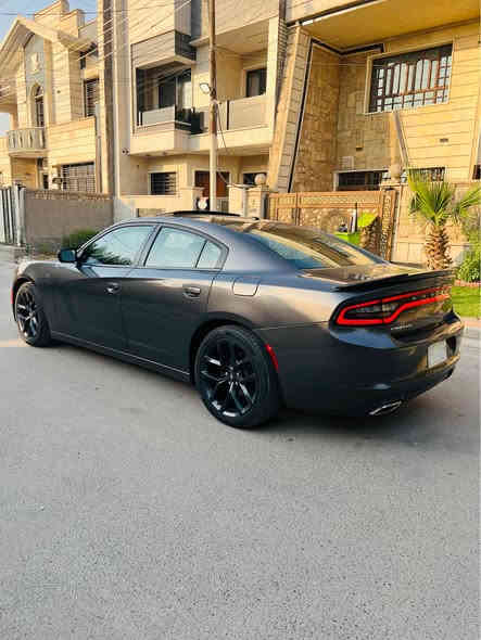 سلام وعليكم جارجر 2021 sxt بلاص سيارة فول مواصفات فتحة كشن ميموري كشنات تدفئة وتبريد السيارة حادثهة بنيد فقط بدون دواخل ماشية 55 الف ميل مكانهة بغداد 
سعرهة 228 وبيهة مجال 
*********** بغداد
