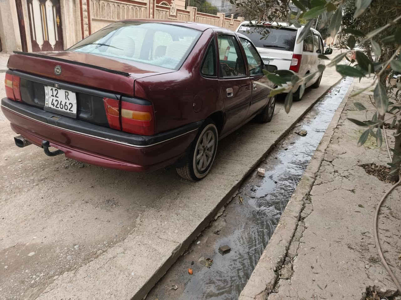 سلام عليكم لبيع موديل  94حجم 18كير مكينه شرط الطخم نص عمر تيرات زينه كهربايت كامل شرط التحويل كاربون بيه السعر ٤٢بي مجال  ***********
