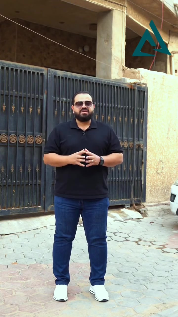 🌐 فرصة سكنية تجارية مميزة ، دار طابقين في حي الجمهوري قرب شارع خاشع

🗺️ المساحة 300 م

📄 واجهة 20 م ـ نزال 15 م

🛣️ يقع على شارع 6 م

🏞️ طابو صرف سند تحويل مباشر

🏯 يحتوي على 5 غرف نوم 

بناء البيت من الطابوق
الطابق الأول الأرضية مرمر ، وتم ترميمه 
الطابق الثاني بناء حديث 2017 م

البيت فيه برج تابع لإحدى شركات الإتصال ، عقد لمدة 15 سنة بوارد (700) ألف دينار شهرياً

..........................

🏤 العقار هو الإبن البار
  هو أكبر فرصة للإستثمار

...........................

لمعلومات أكثر تواصلوا معنا بالإتصال أو مراسلتنا عالواتساب عبر الأرقام التالية :👇🏻

9647800005159+ 📞
9647700005159+ 📞

الأستاذ عمر الصافي

.............................

ولمزيد من العروض المميزة زوروا صفحاتنا على وسائل التواصل الإجتماعي :

فيس بوك
https://www.facebook.com/share/1FX4Yxu3J7/

أنستغرام
https://www.instagram.com/abo_.aljood2?igsh=N2lqYmR2cXY0ajdx

تيك توك
tiktok.com/@.abo.aljood7

..............................

#ويه_أبو_الجود_كلشي_موجود


**إذا كنت صاحب هذا الإعلان وتريد حذفه لأي سبب، رجاءا أرسل رسالة إلى الدعم الفني**