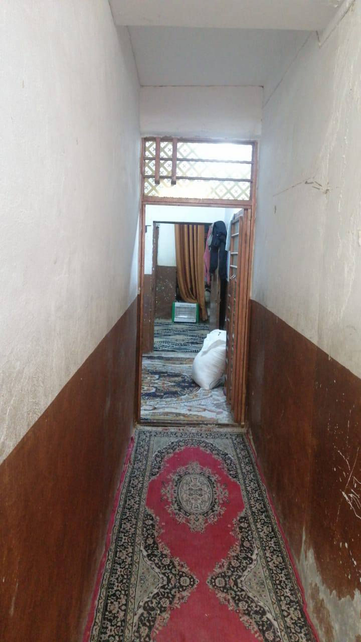 دار للبيع حي الجزيره مساحه 100طولانيه بناء قديم ينسكن بيه هو حساب عرصه شارع 6طابق ونص السعر 85الاتصال الاستفسار اكثر ***********
