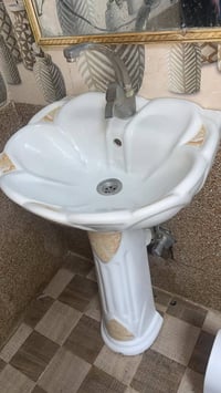 مغسله • نضيفه • جديده