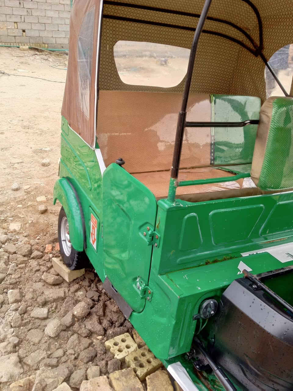 تكتك لبيع 21مرقم رقم ذي قار كفاله عامه كشر محرك مكاني ناصريه رقم ***********
