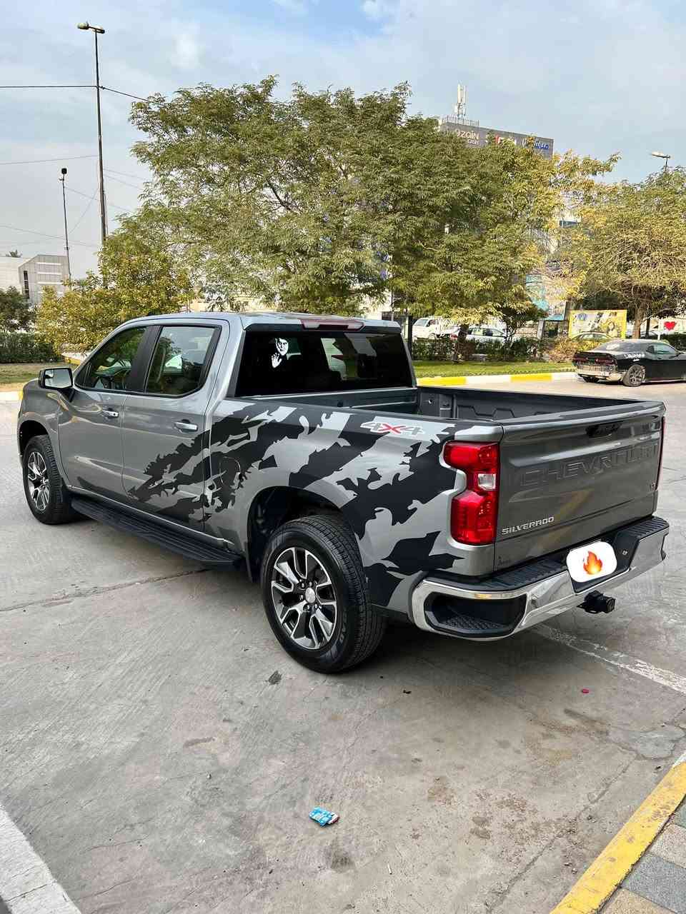 سلام عليكم

سلفرادو موديل 2023 فئة LT تفاصيلها كالاتي : 

دشبول تاهو 

- محرك 2.7 توين توربو غني عن التعريف شلعةً موطبيعية صاروخ واقتصادي وعملي جداً

- بچم الـ LT لايت فول زينون عالي وناصي وليد 

- ويل كب حجم 22 جمالية ورزانة بالمشي 

- شاشات كبيرة وسطية ودشبول ديجيتال مال تاهو 

- تطعيم صاجات وفورميكا ملكي انيق جدا

- فول تحكمات ستيرن أوامر صوتية كروز سرعة دركة ستيرن جلد خياط يجي بالـ LT وفوك 

- رادار حراري داتا شو يميز مرور بشر او سيارة او حيوان مع اوتو ستوب وخروج عن المسار وقيادة ذاتية مع ابل كار بلي واير ليس ووظائف متعددة

- كشن كهرباء تدفئة بالكشن منافذ تايب سي 

- تبريد شاشة مناخين منفصلة 

- بصمة ابواب وتشغيل وتشغيل عن بعد

- باب البودي تفتح كهرباء 

- لانه 2 ويل شلعة صاروخ واقتصادية بالبانزين

- بعد مواصفات هواية يطيل ذكرها 

-رقم بغداد باسمي 

- ميكانيك وكهربائيات كفالة عامة مطلقة

حادث صبغ جاملغ وبنيد 

السعر 280 ورقة وبي مجال

للاستفسار ***********
