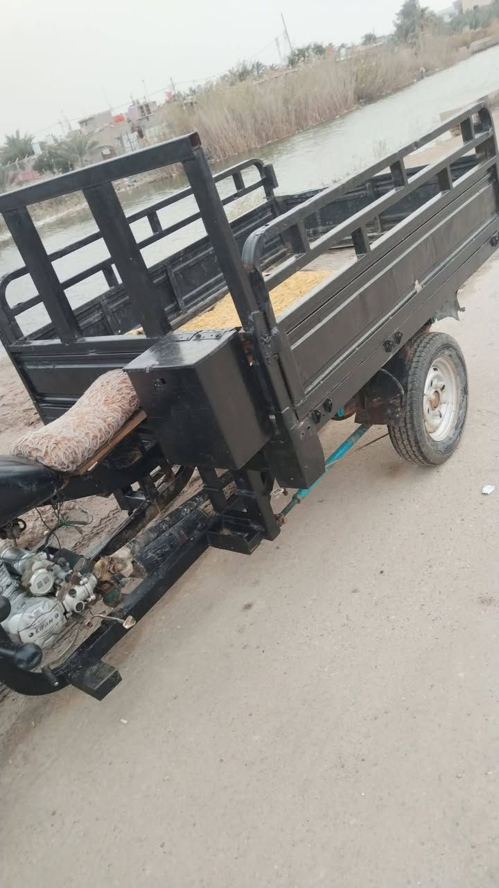 السلام عليكم ستوته نيفان الغديم رقم وسنويه اسود مكينه 200 جديده شاصي نضيف بصره ابو الخصيب السعر 700 وبيه مجال رقم ***********
