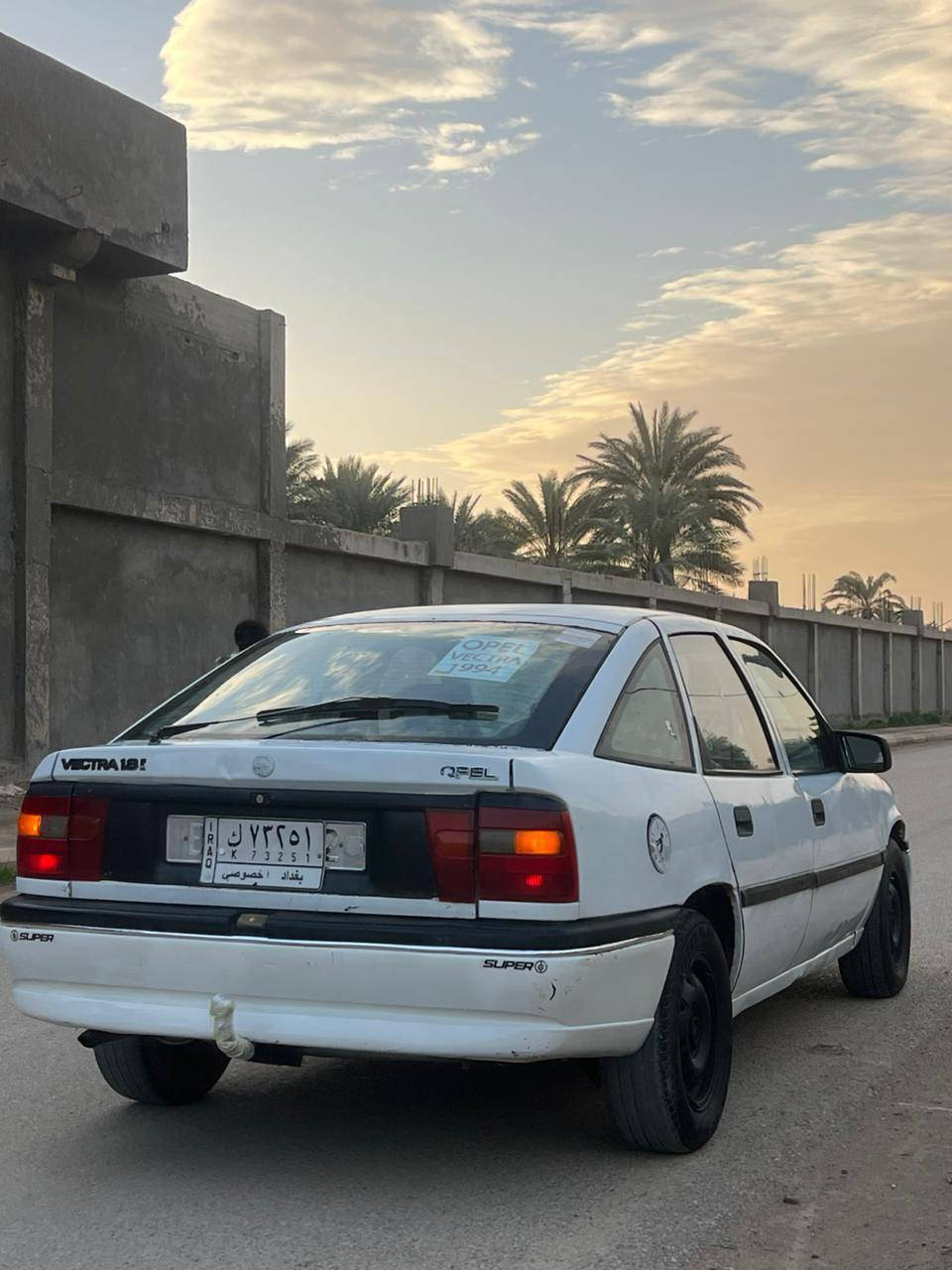 السلام عليكم سياره للبيع فكتره رقم بغداد موديل ١٩٩٤ حجم ١٨ سياره ايرباك ABS السياره بلاديه العنوان واسط السعر خاص الرقم ***********
