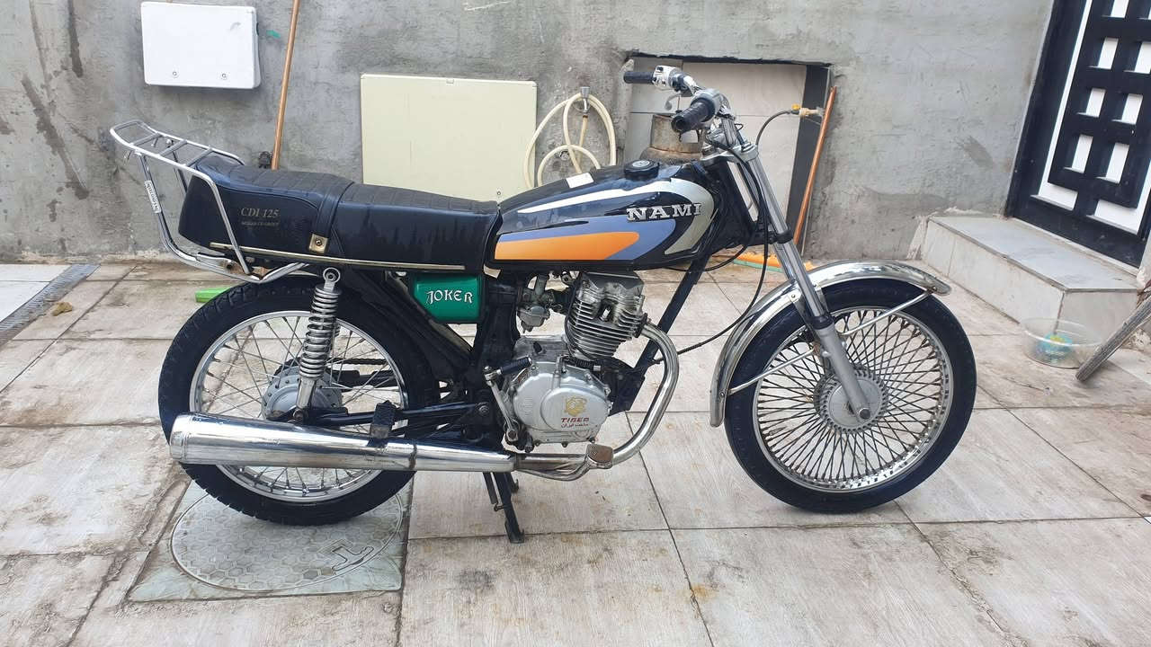 السلام عليكم دراجه ايراني( ادوات ) نظافتها مثل ماشوفون مال شغل ماتوكفك سعر 300 وبيها مجال بشارع عنواني البصره تنومه رقمي ***********
