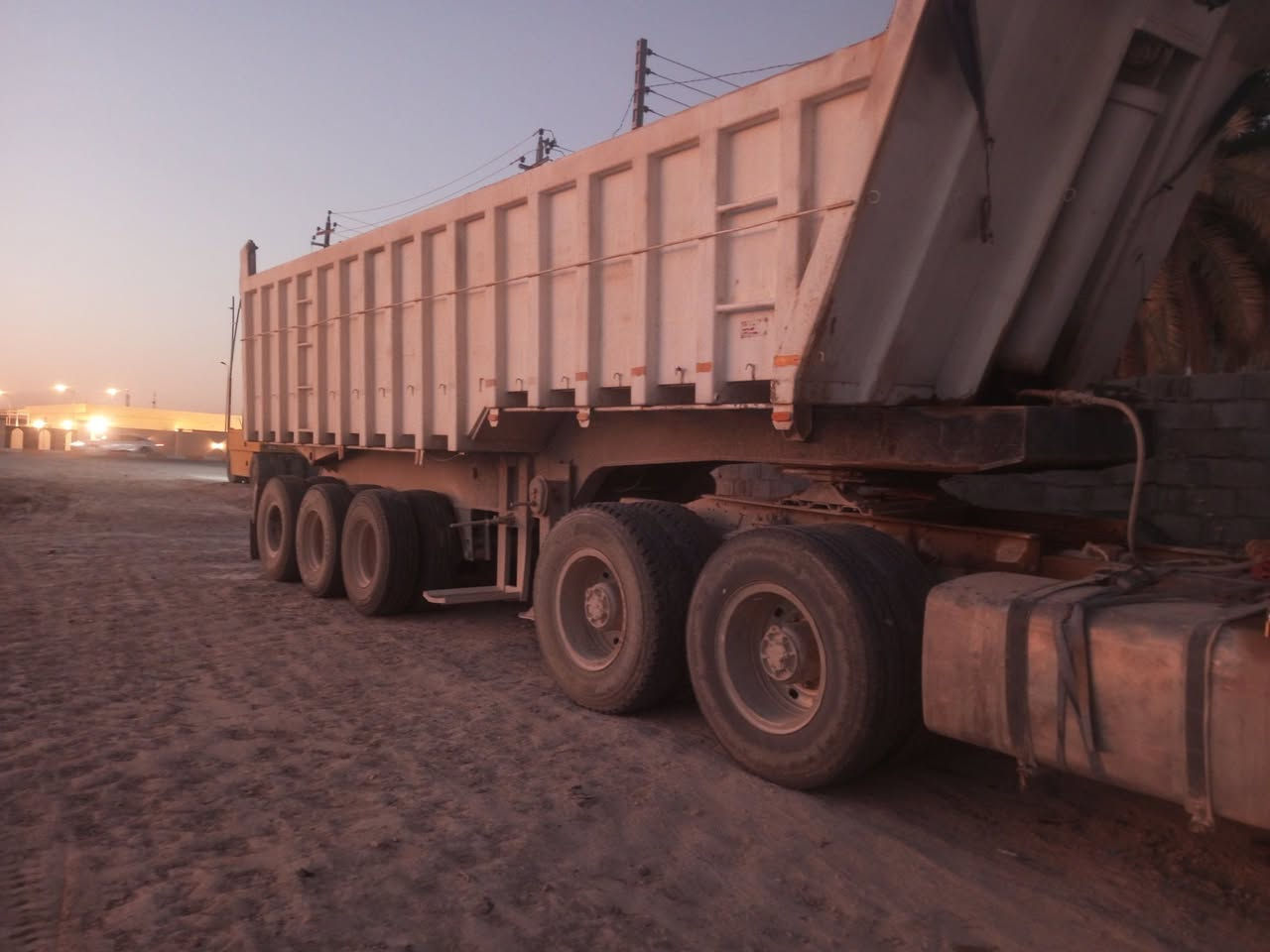 عربانه نساف للايجار الفلوجه فقط جاهزه ويرهم بدون تأير ويل ويرهم من طرف ثاني راس ومني العربانه وبنص ***********

