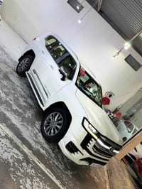 لاندكروزر VX • ٢٠٢٣ • رقم دهوك