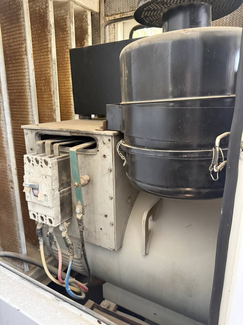 للبيع مولد كمنز
***********
