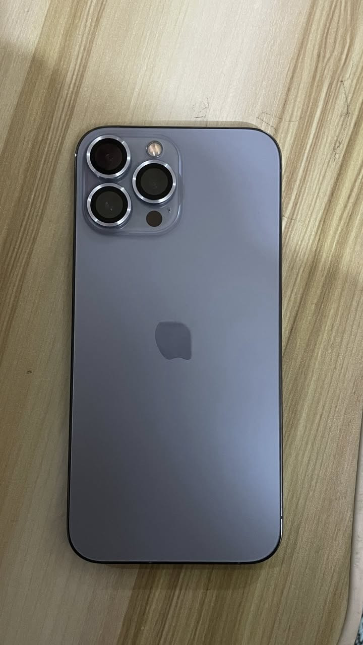 السلام عليكم ايفون13برو ماكس ذاكره 512 بطاريه 89مامرفعه نموذج Mللبيع لتواصل عبر واتساب***********
