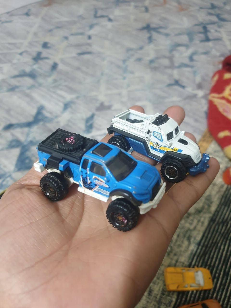 ٦ قطع ب١٠ الف مكاني الاعظمية ***********
