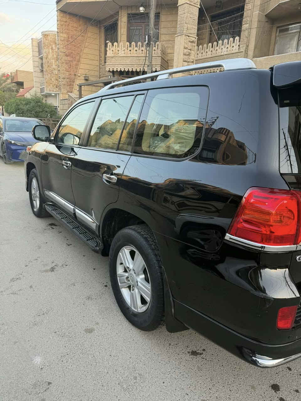 لاندكروز  بريم موديل  ٣٠١٣
السياره مكفوله كفاله عامه 
رقم شمالي اربيل تحويل ثاني يوم 
داخل بيجي ، شاشة اندورايد 
لايتات عدسات زرع بلادي 
كشنتات كهرباء اماميه 
مري كهرباء متحركه 
المسافة المقطوعه : 98000 الف كيلو 
السيارة جاهزة من كلشي  بحاله الوكاله 
الاستفسار على الرقم + واتساب 
***********
مكان السيارة بغداد
