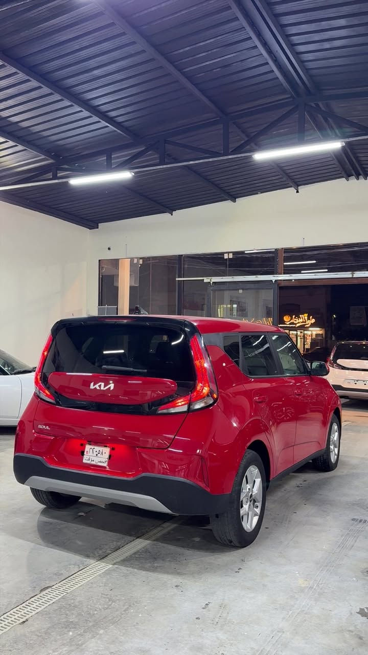 متوفر داخل صالة عرض شركة ( نجوم السواحل ) ✅
كيا صول 2024 فئه S دخول جديد 
حادث السياره گما موضح بالمنشور ( صبغ بنيد + صبغ باب خلفي ) 
بدون أيرباك 📍
1- شاشه كبيره 
2-ردارات جانبيه 
3-كامرا خلفيه دواره 
4-رادار أمامي 
5-تحديد مسار
6-أيقاف ذاتي 
7-مود درايف ( متعدد القياده ) 
وباقي المواصفات المعروفه 
معروضه 148 بيه مجال بسيط 
للأستفسار أكثر زورونا الى موقع الشركة 
بابل-حي الطياره - قرب شركة آسياسيل
او الأتصال ع الارقام التاليه 
*********** / محمد الحميري 
*********** / علي الجبوري

