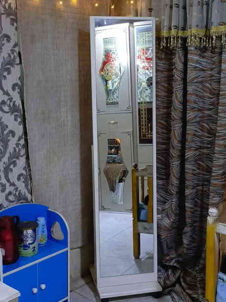 سلام عليكم ورحمه الله وبركاته غرف تركي اصلي 11قطع مستعمل للبيع سعر مليون بيه مجال مكان كربلاء حي عامل رقم ***********
