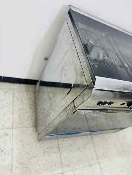 السلام عليكم طباخ إيطالي مال بيت جديد ناره زركه فرن فوك وجوه كامل ونضيف ب١٨٠ نهايته ***********
