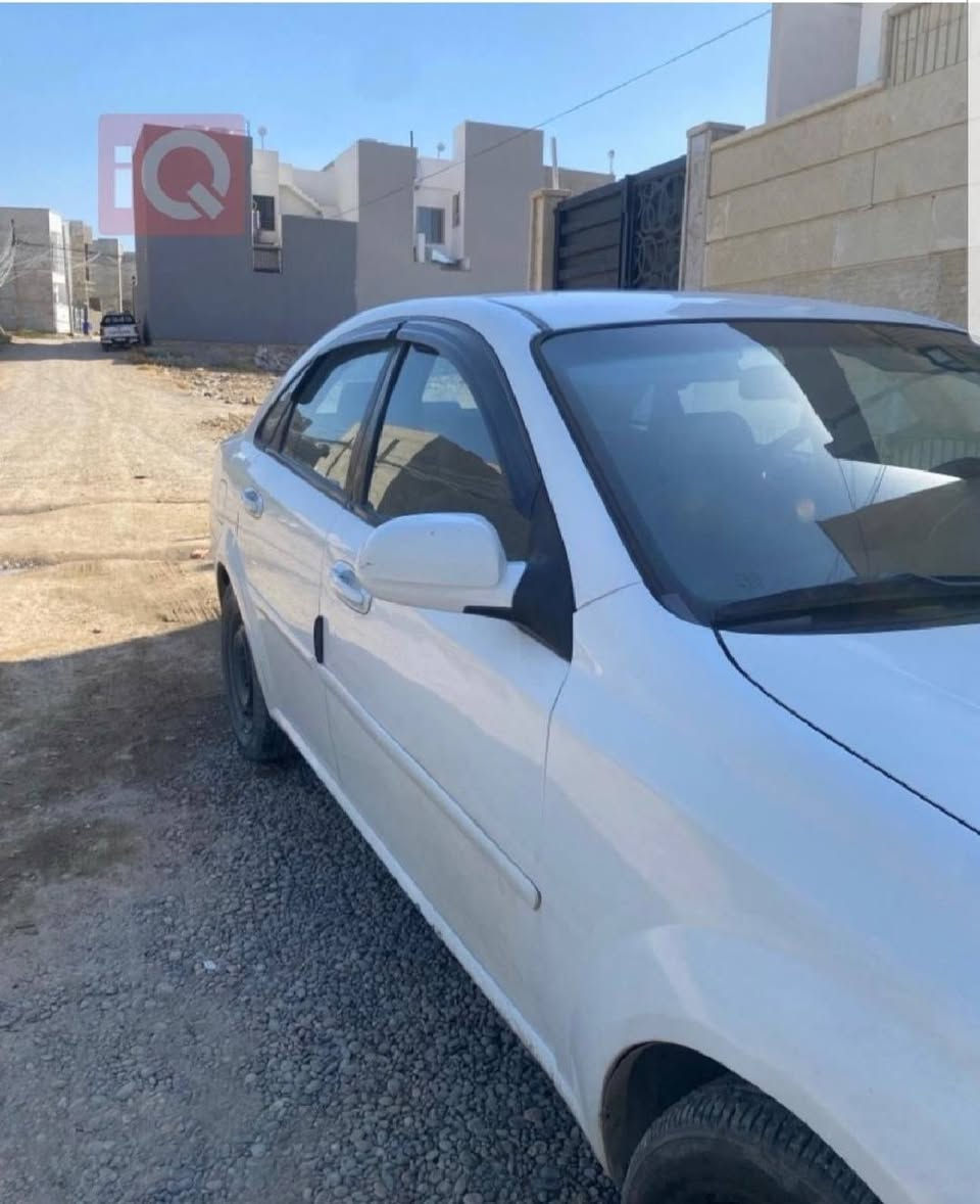 شوفر ليت أوبترا
مديل 2013
الضرر قطعتين 

رقم ساقط و سنويه 
  و بيها نفخ بل مكينه 
شرعي موجود بل موصل 

مكاني موصل ايسر 

سعر 85$ و بيها مجال 
للتواصل ***********
***********
