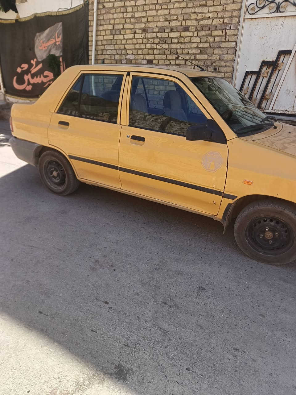 السلام عليكم سياره سايبه موديل 16 رقم بغداد انكليزي السياره حلوه ونظيفه ما بيه خياس مكفولة من الضربه  تبريدجديد  صار اسبوع من بدلت منضومه كامله تخم تاير جديد باتري جديد حداديه وسط السعر 38 وبيه مجال للمشتري الاتصال على الخاص او على الرقم ***********
