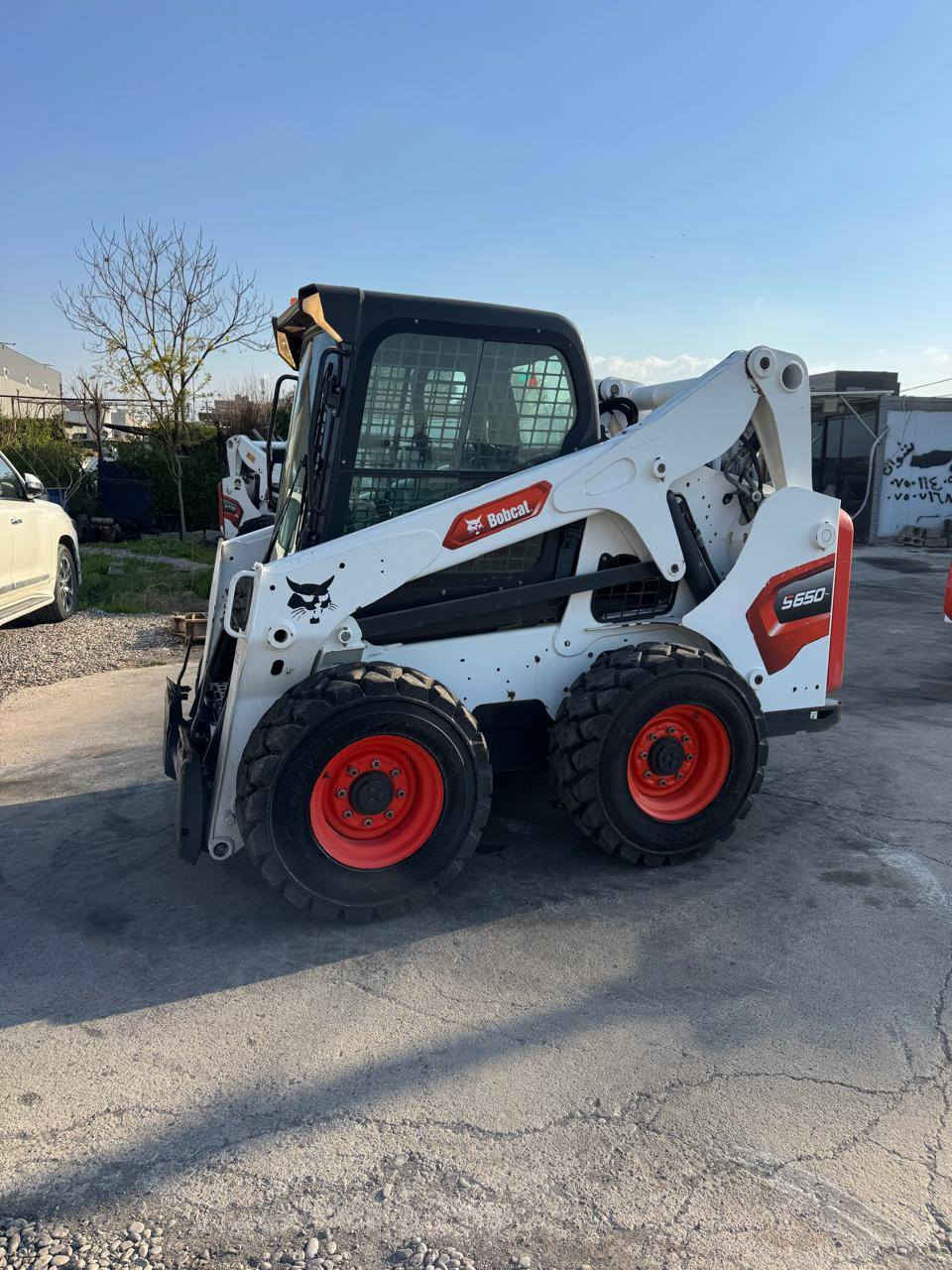 شفل بوبکات  حجم  s650  مودیل  2022   تبرید بارد حار بلادی  هالفرو  1800ساعە ماشیە   سعر  390$ورقە   مجال   مکان اربیل   ***********   واتساب
