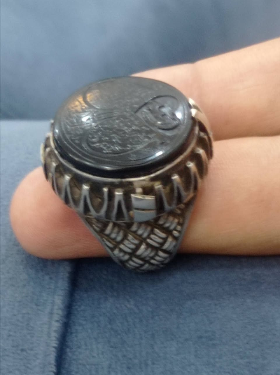 عشاق انتيك والصياغات القديمة محبس ثقيل قياس 26 ومخطوط


**إذا كنت صاحب هذا الإعلان وتريد حذفه لأي سبب، رجاءا أرسل رسالة إلى الدعم الفني**