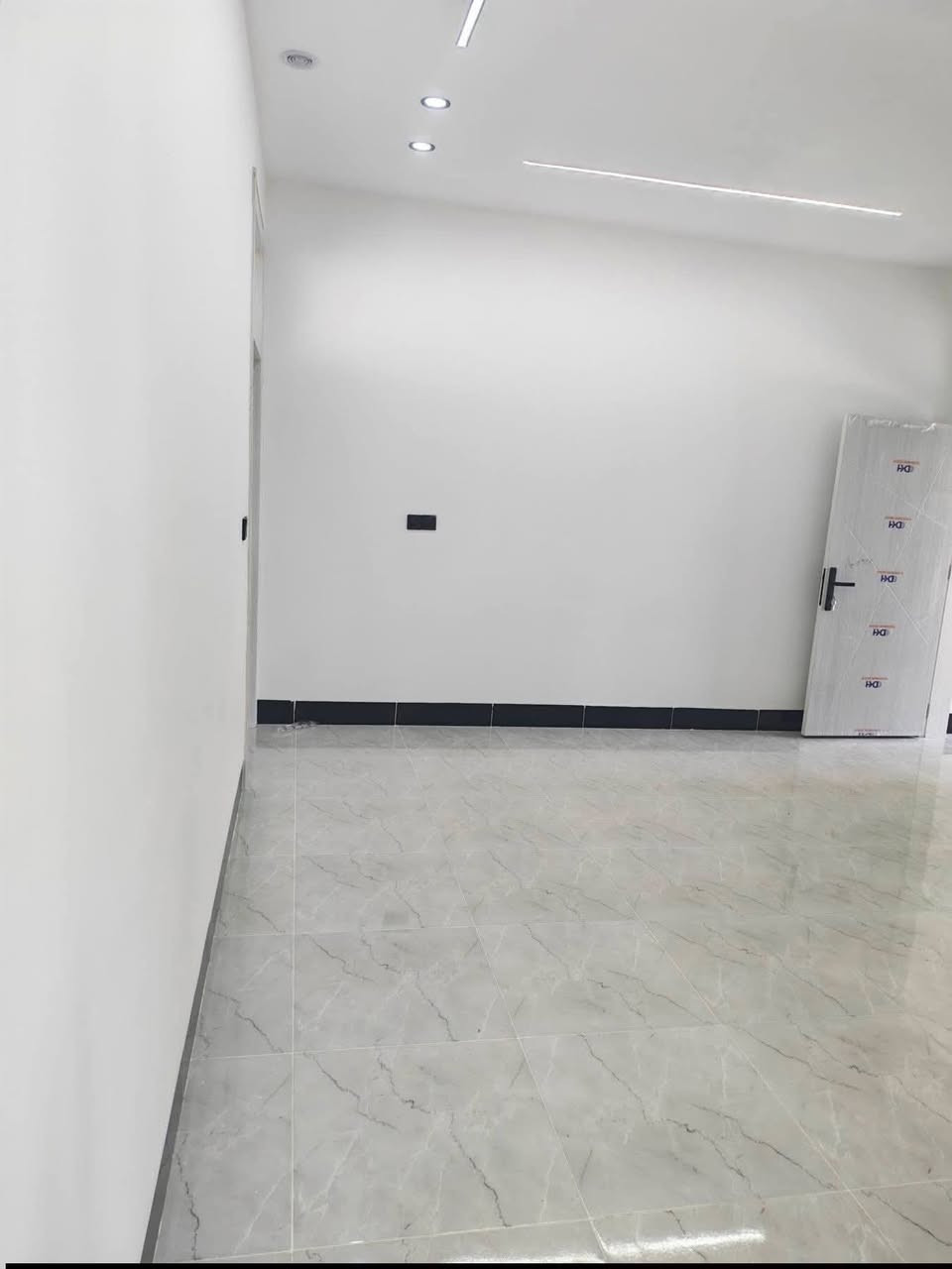 دار للبيع👈 المساحة👈 150 متر
موقع👌 مميز جدا خلف تجاري مباشره
سايدين حي العسكري 
طابقين👈 يحتوي على 4 عرف نوم
طابو صرف بسم شخص واحد
للاستفسار مراجعة مكتب المباني للعقارات والمقاولات العامة او الاتصال على الارقام الثالي
*********** محمد ابو ابو
*********** محمد عقارات
عنوان مكتبنا حي العسكري مقابل جامع المعراج
نتشرف بزيارتكم للمكتبنا واستقبال كافة عروض تجاري وسكني في كافة أنحاء محافظة كركوك
