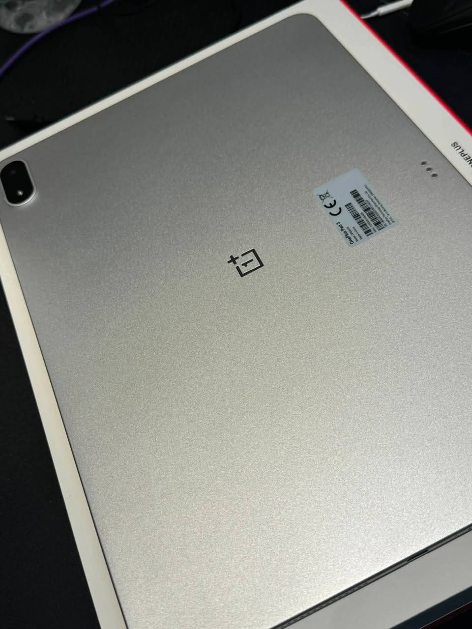 السلام عليكم ايباد للبيع one plus pad 3
الموصفات * المعالج: Snapdragon 8 Elite (أقوى معالج من كوالكوم حاليًا). 
* الشاشة: 13.2 إنش LCD (LTPS)
* الدقة: 3.4K (3392 × 2400)
* معدل التحديث: 144Hz متكيف
* السطوع: حتى 900 شمعة (HBM). 
* الرام: 16GB LPDDR5X
* التخزين: 512GB جهاز نضيف 100‎%‎100
التواصل : *********** وتساب واتصال
