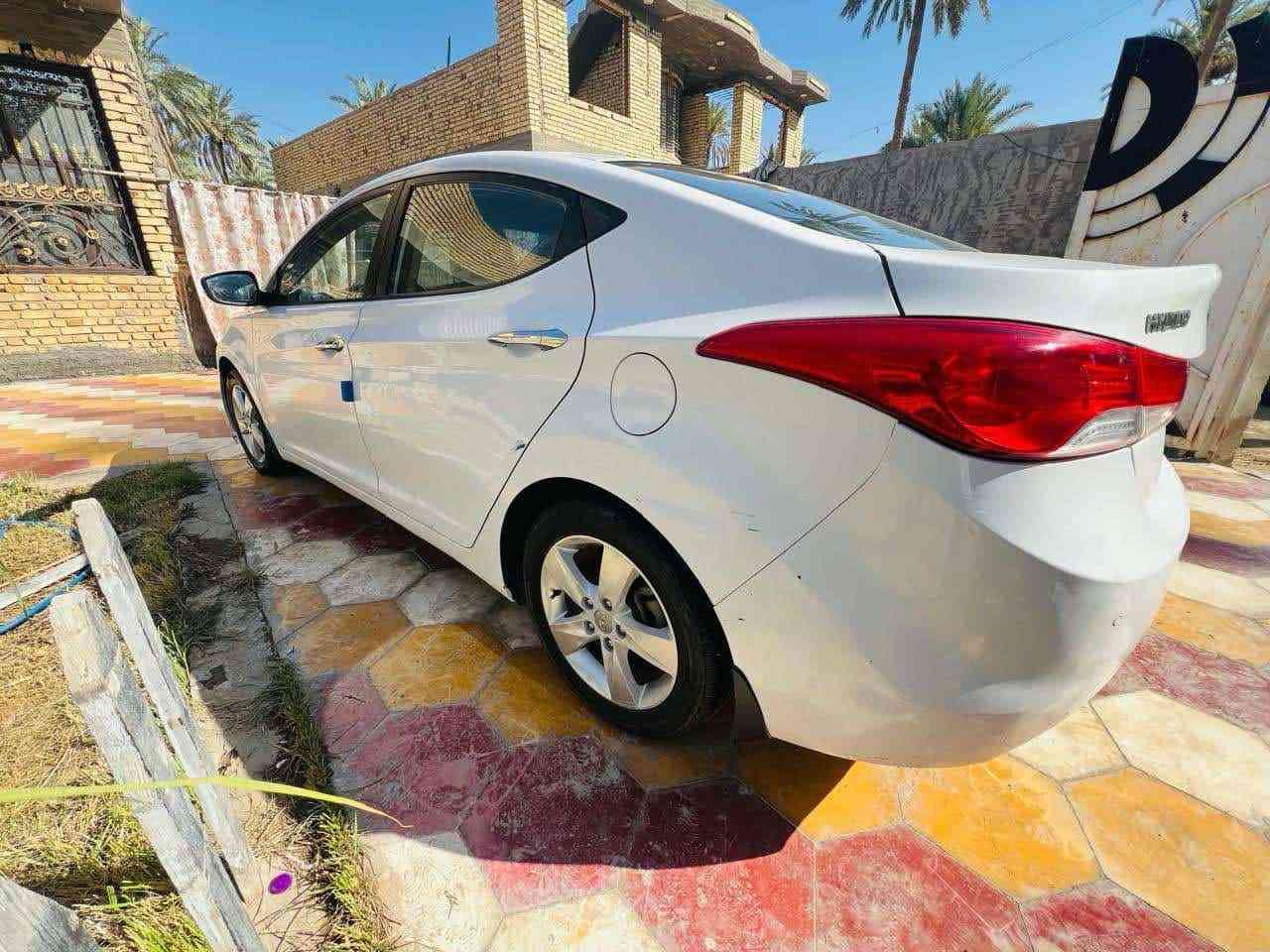 السلام عليكم
النترا  موديل 2014 خليجي 
محرك 1800
رقم بابل بأسمي 
فول مواصفات عدا البصمه 
*********** اتصال هاتفي فقط   مكاني طوريج
